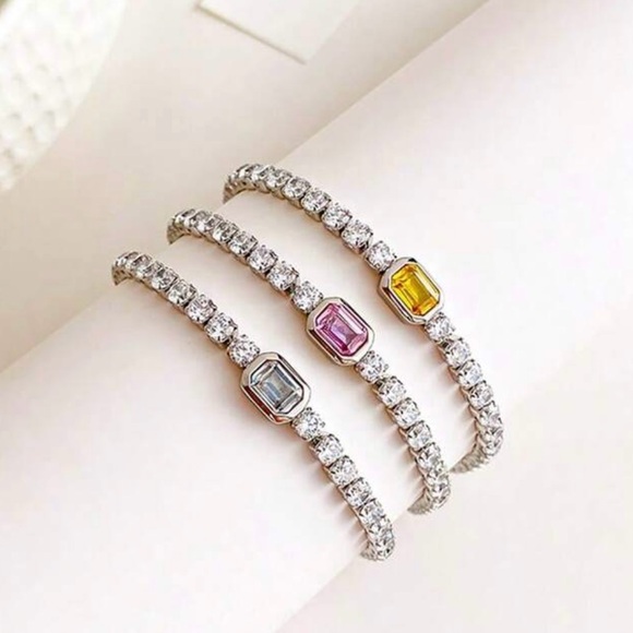 "Countess" - White gold plated canary yellow tennis bracelet - Picture 3 of 3